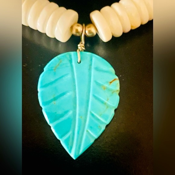 Native American Shell Disc and Turquoise Necklace - Picture 7 of 16